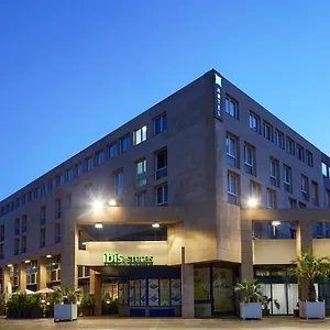 Ibis Styles Centre Port Hotel